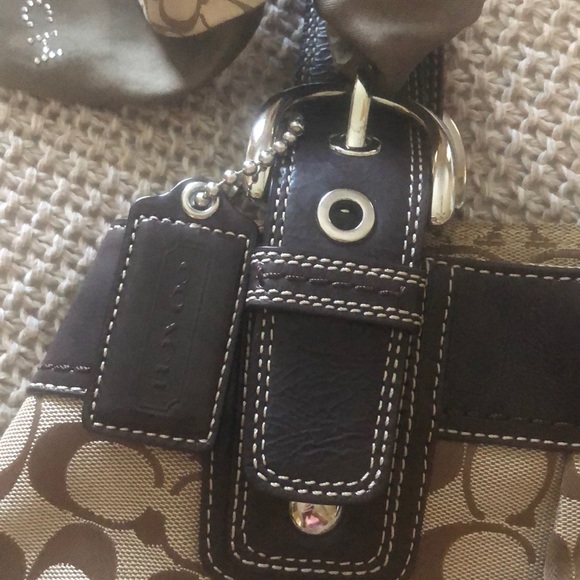 Coach handbag and scarf - Picture 3 of 4